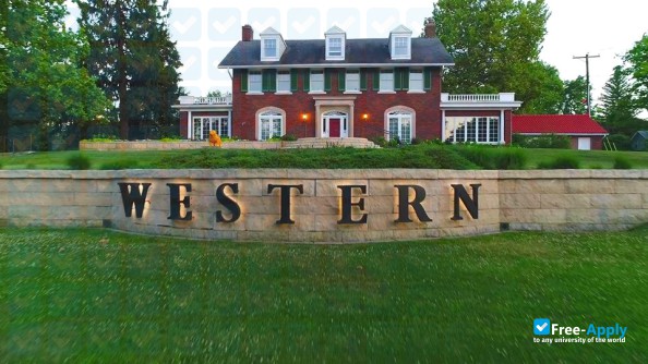 Western Illinois University photo #14