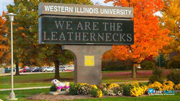 Western Illinois University photo #10