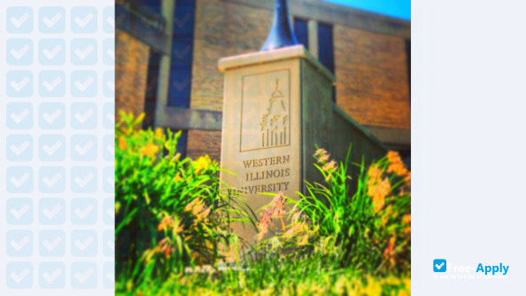 Western Illinois University photo #11
