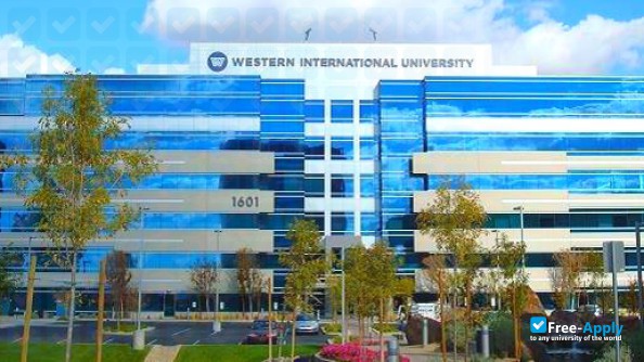 Foto de la Western International University #2