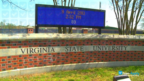 Virginia State University photo #8