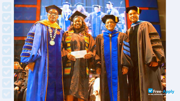 Virginia State University photo #3