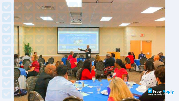 Virginia State University photo #12
