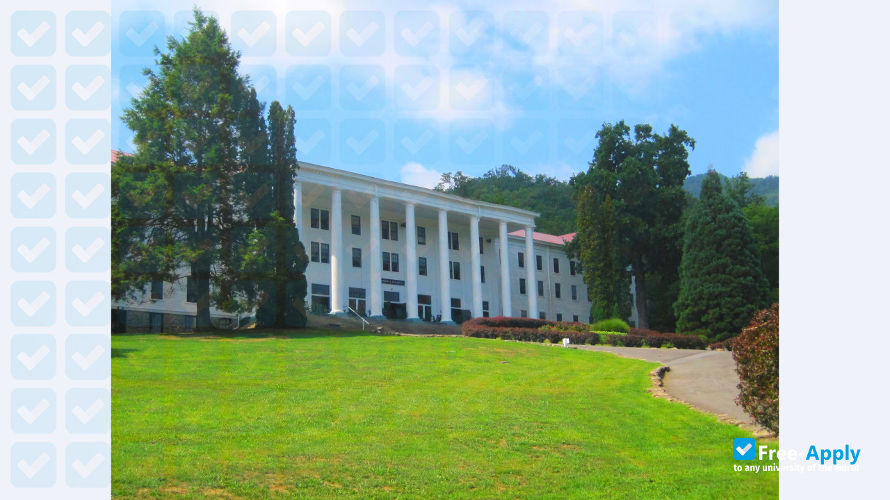 Blue Mountain College photo #3
