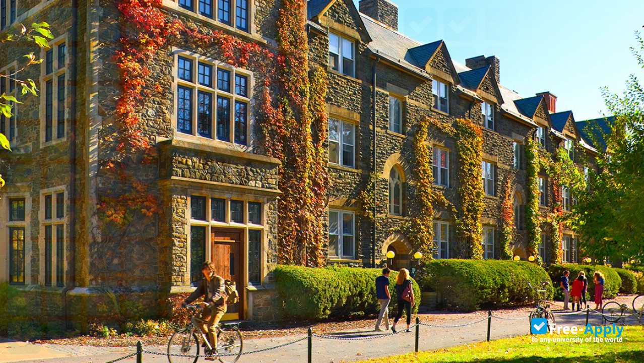 Foto de la Bard College #2