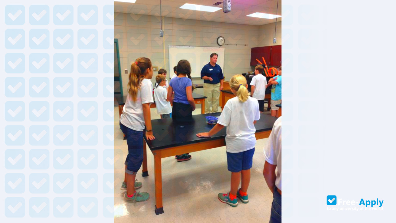 Brewton Parker College photo #3