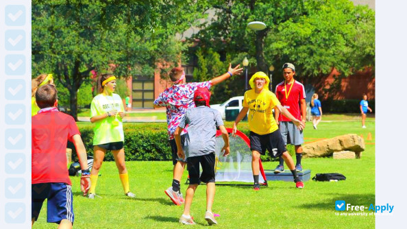 Howard Payne University photo #8