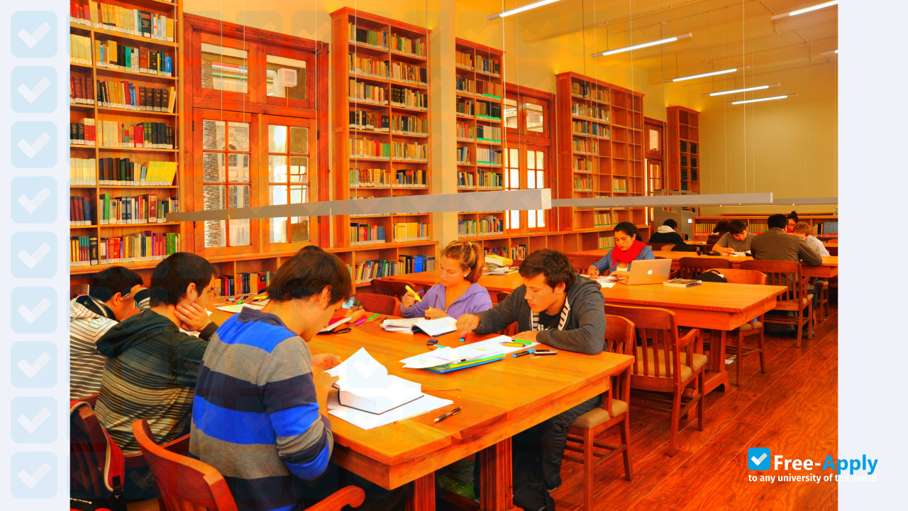 Foto de la Catholic University of Uruguay #10