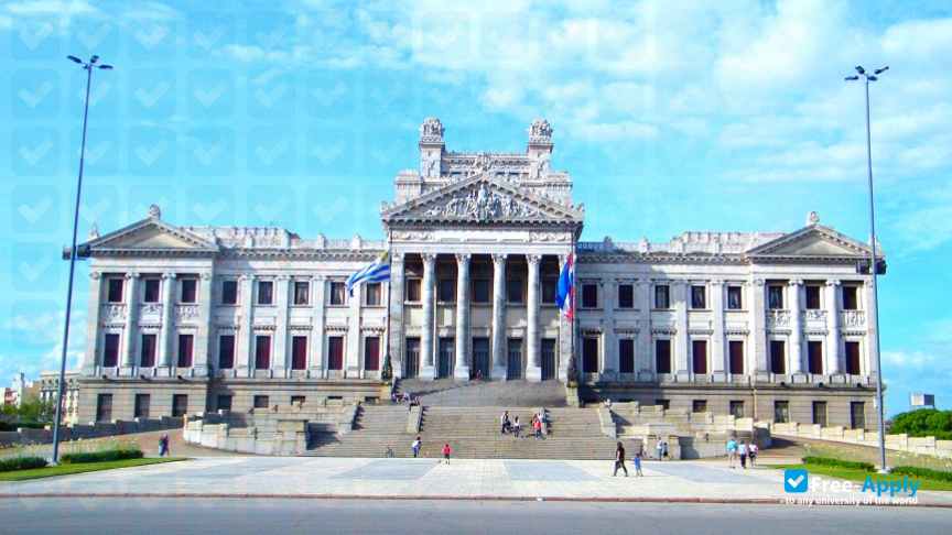 Foto de la University of the Republic Faculty of Law #4