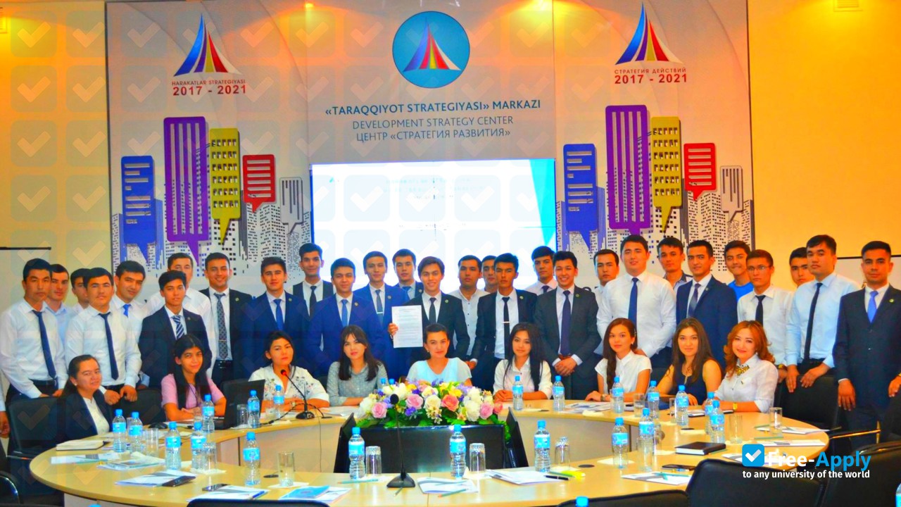 Foto de la Tashkent State University of Law #9