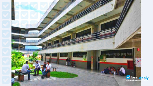 Photo de l’university of Carabobo #3