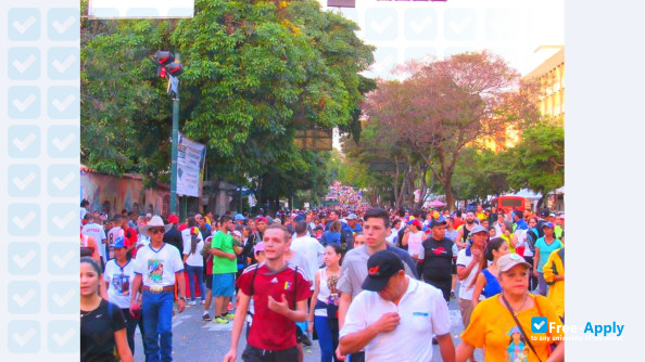 Foto de la University Fermín Toro #3