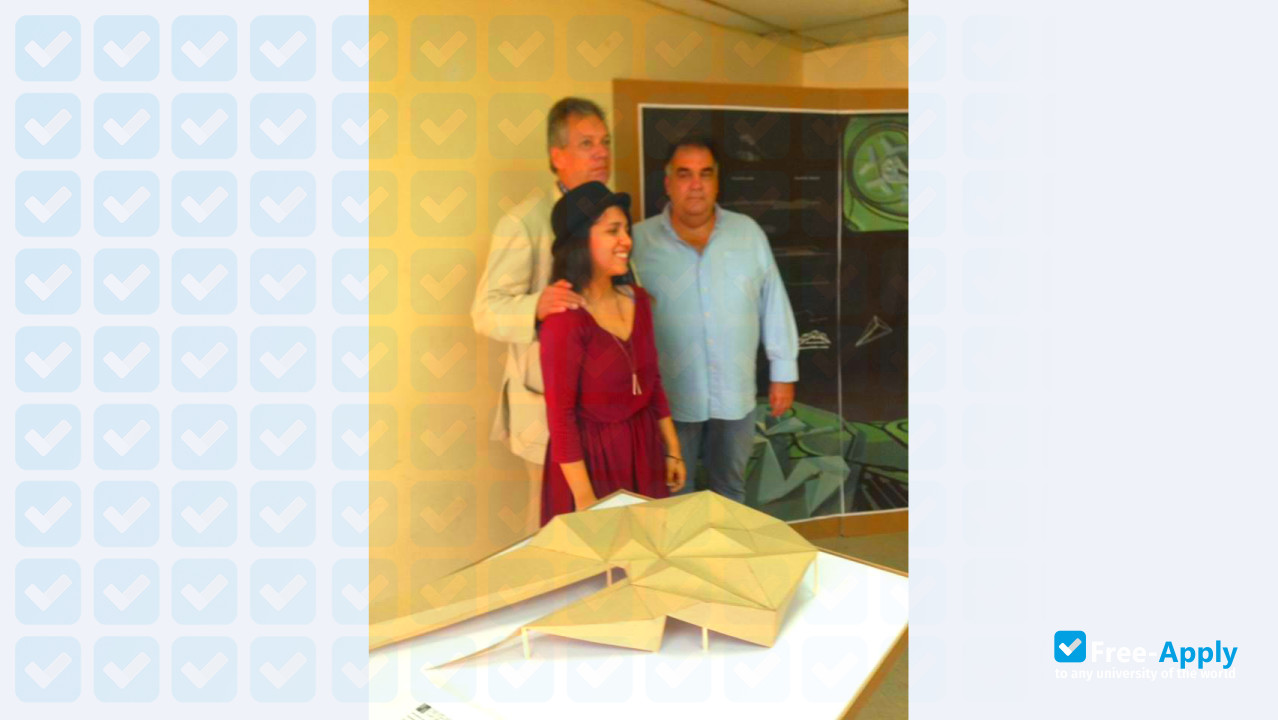 Photo de l’University José María Vargas #6