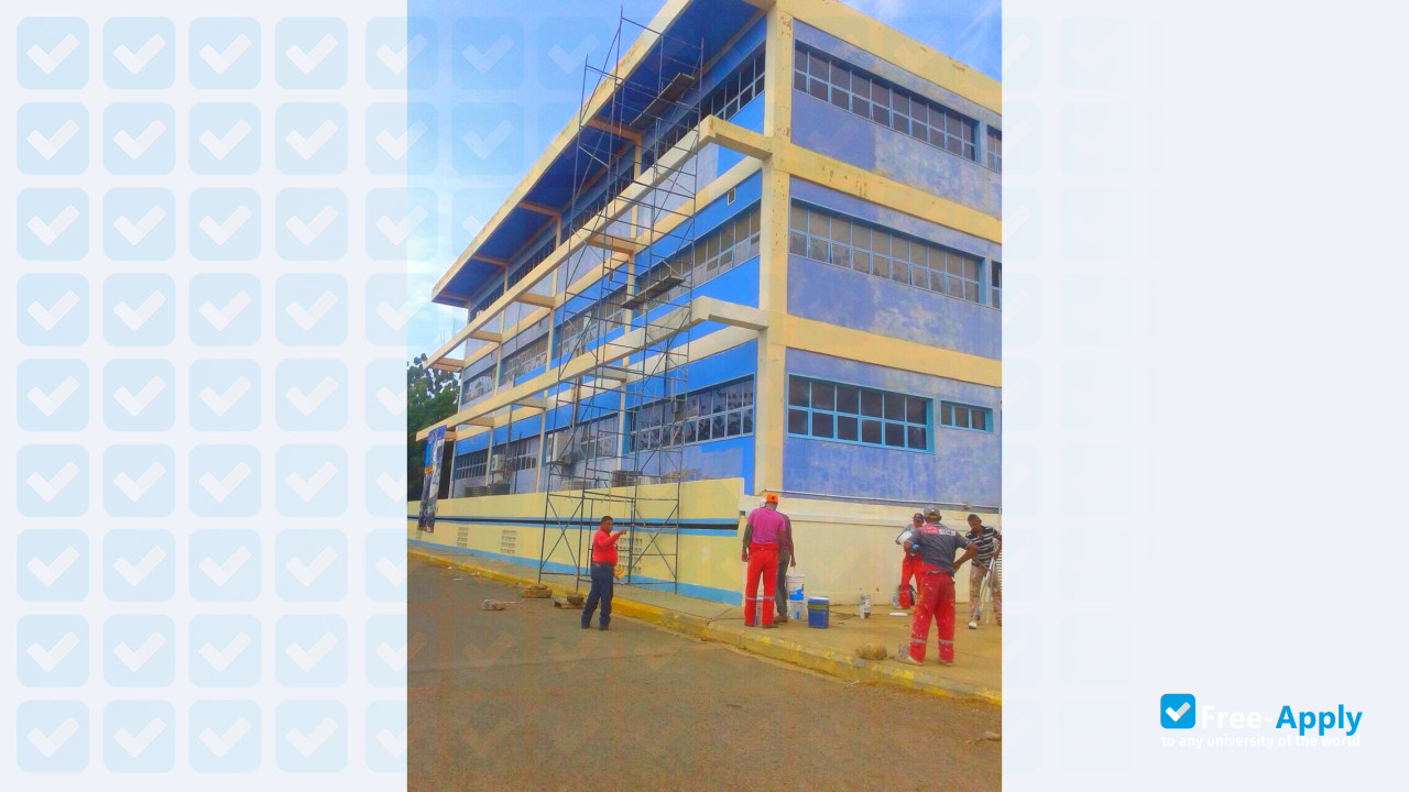 Foto de la National University Experimental Francisco de Miranda #3