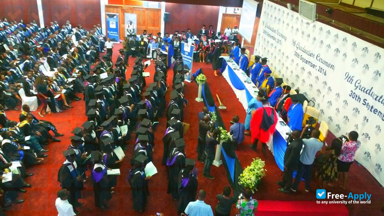 Cavendish University photo #15